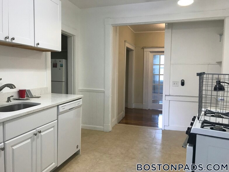 Building Photo - 161 Allston St