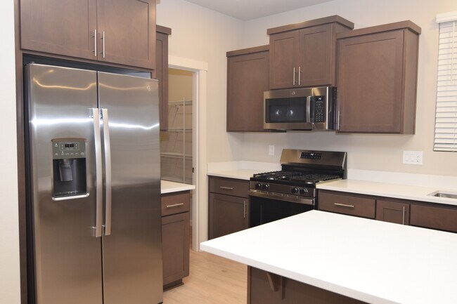 Building Photo - 8408 SE Quincy St