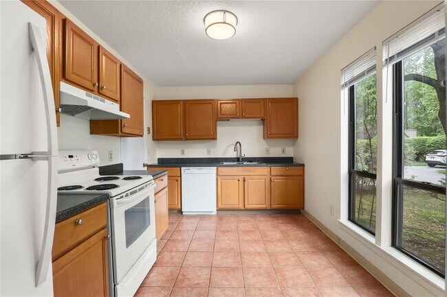 Building Photo - 388 Heritage Hills