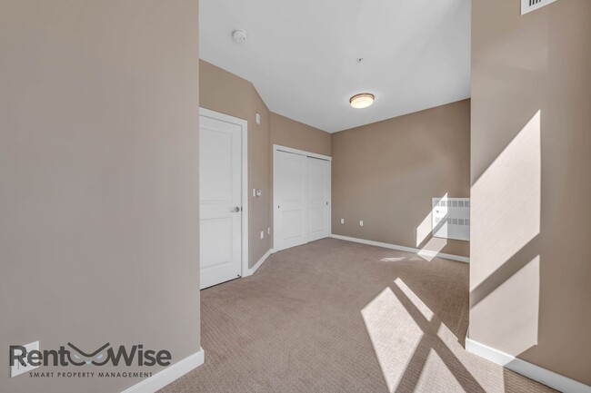 Building Photo - 298 Friedell St