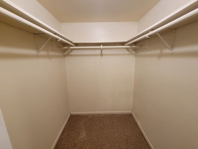 Building Photo - College Station - 2 bedroom - 1.5 Bath dow...