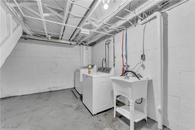 Building Photo - 3528 Meadowbrook Blvd