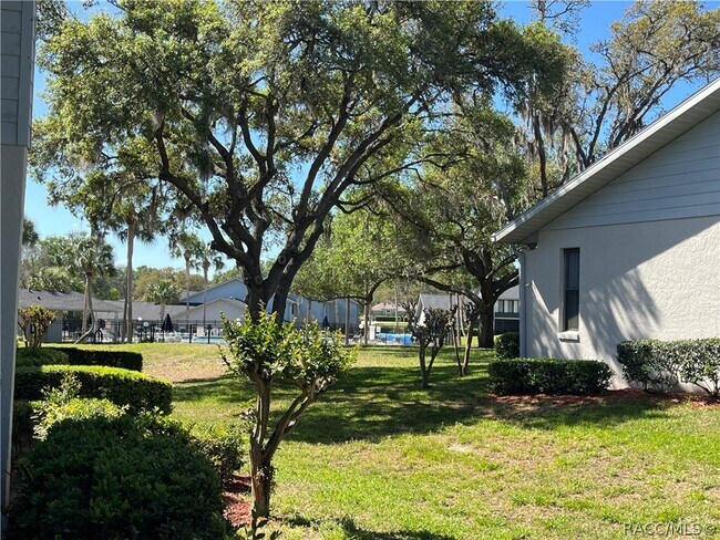 Building Photo - 760 E Gilchrist Ct