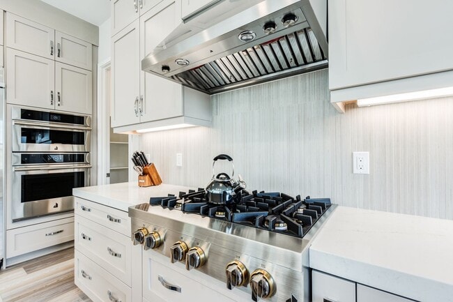 Building Photo - Incredible Fully Furnished New Home In Lak...