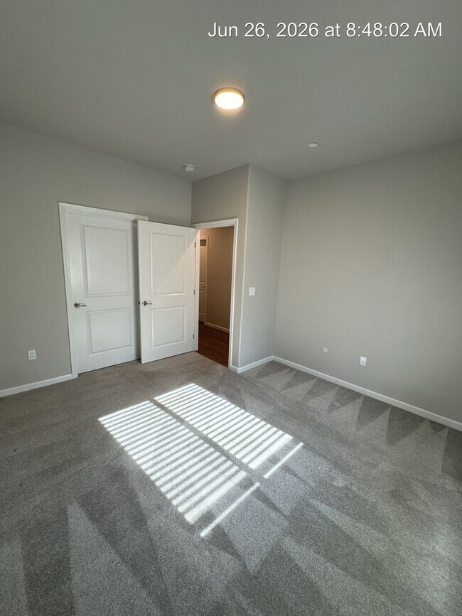Building Photo - 4319