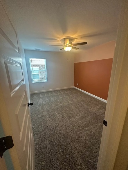 Building Photo - 4016 Opal Dr