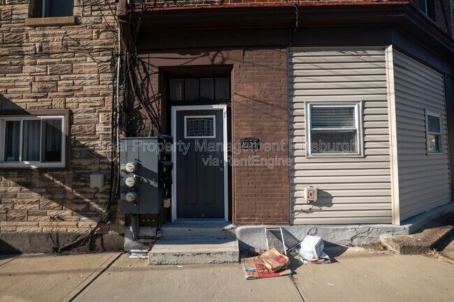 Building Photo - 3053 Brereton St