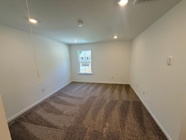 Building Photo - 5637 Bay Rock Rd