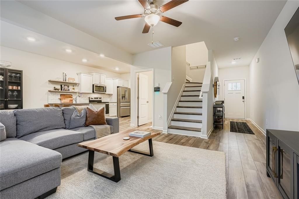 Building Photo - 4630 Blake Lp