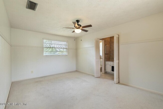 Building Photo - 1620 Bay Cir E