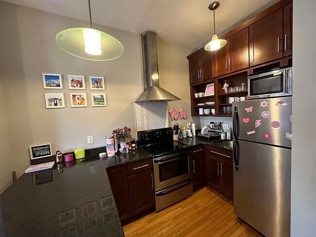 Building Photo - 656 Tremont St