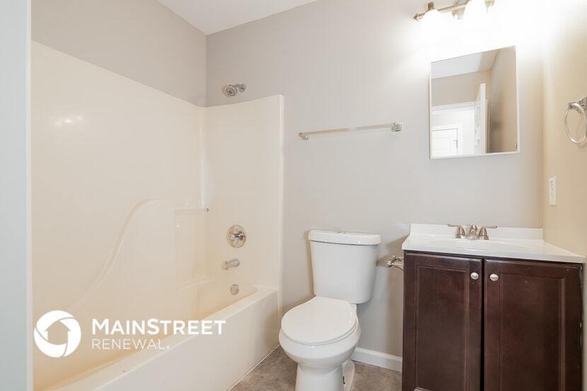 Building Photo - 3064 Laurel Village Cir