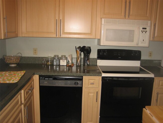 Building Photo - 2700 Bayshore Blvd