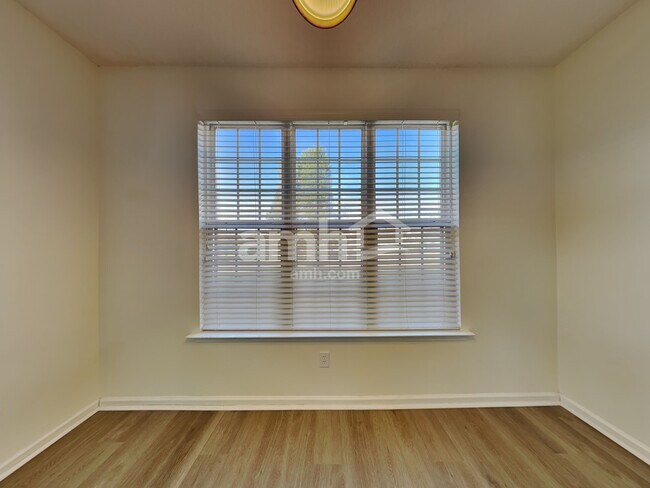 Building Photo - 104 Edenberry Way