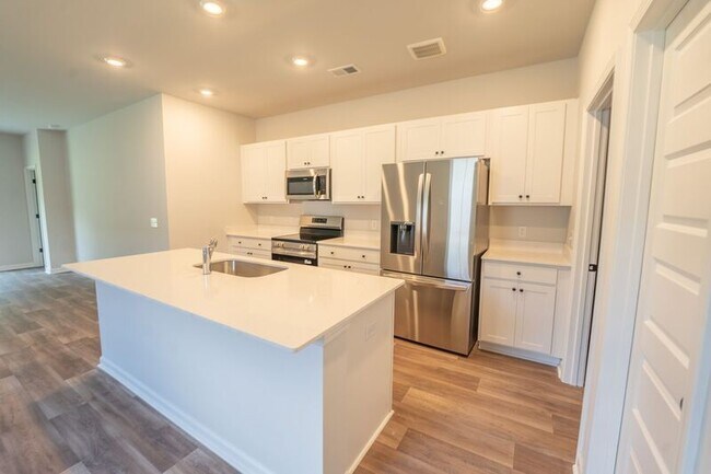 Building Photo - 142 Geranium Wy