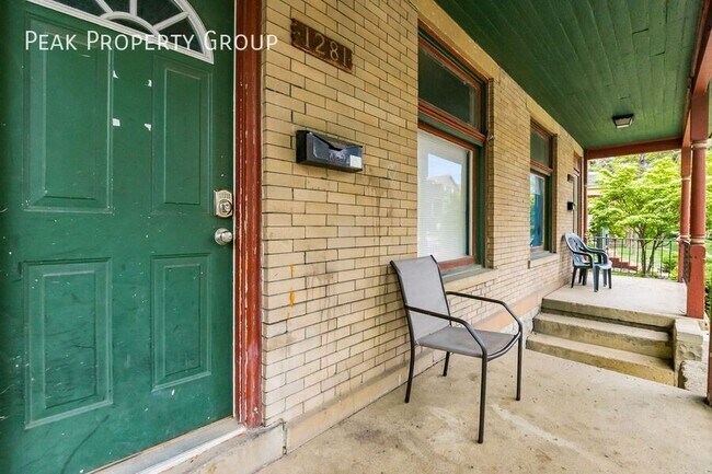Building Photo - 1283 Forsythe Ave