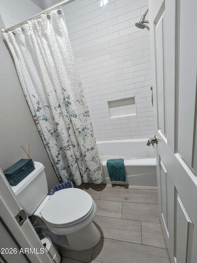 Building Photo - 868 E Page St