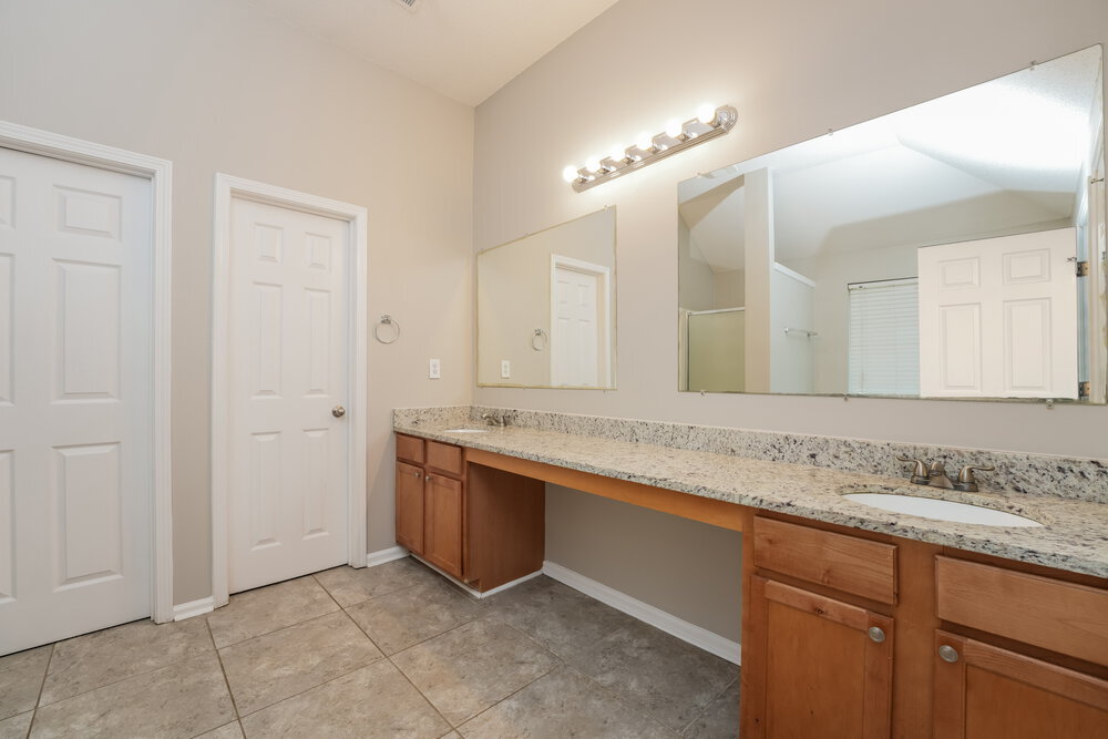 Building Photo - 4477 S River Cove