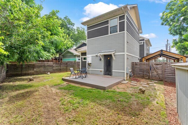 Building Photo - 720 Pedernales St