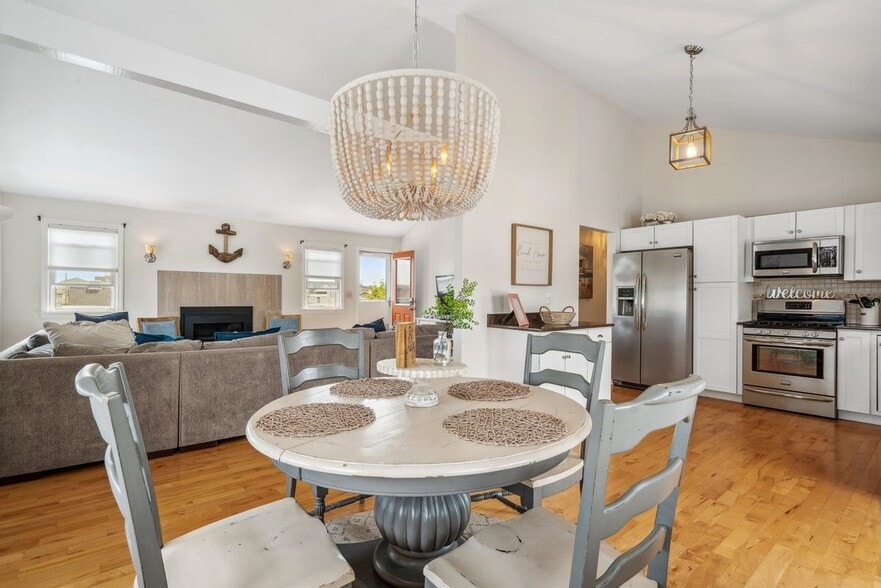 Building Photo - 131 Franklin