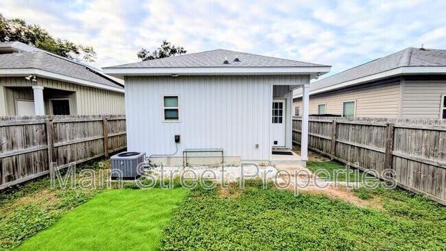 Building Photo - 2010 W Gregory St