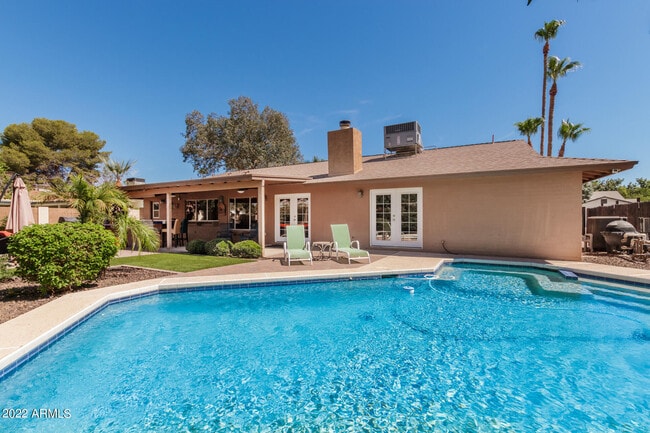 Building Photo - 9373 E Altadena Ave