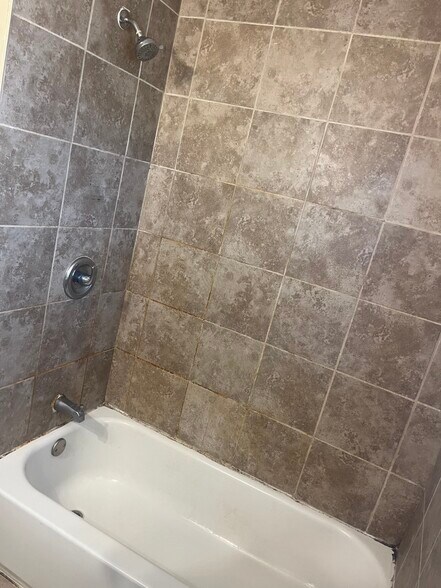 Building Photo - 6615 W Keefe Avenue Pky