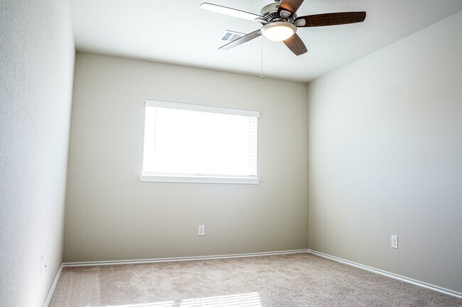 Building Photo - 15810 Perthshire Creek Dr