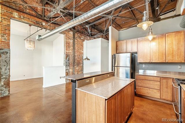 Building Photo - 3033 Blake St