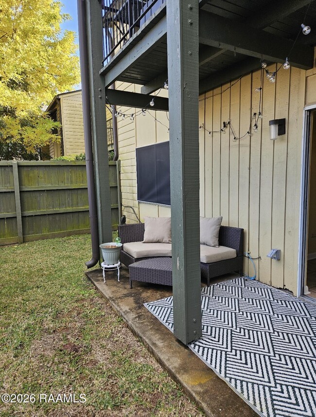 Building Photo - 220 Doucet Rd