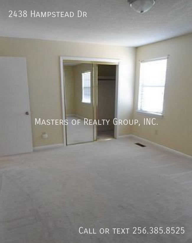 Building Photo - 2438 Hampstead Dr