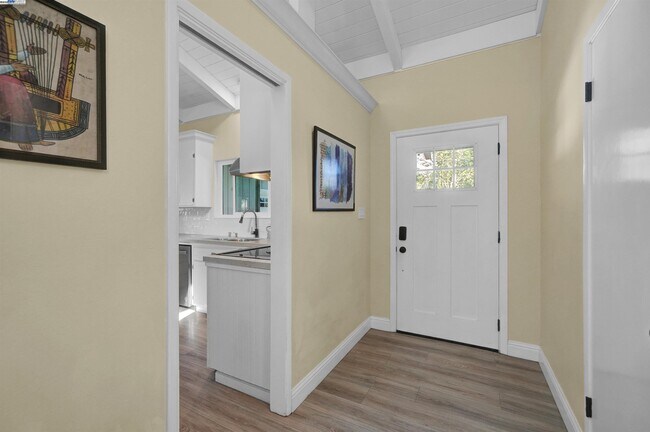Building Photo - 55 Normandy Ln