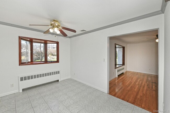 Building Photo - 110 Dix Hills Rd