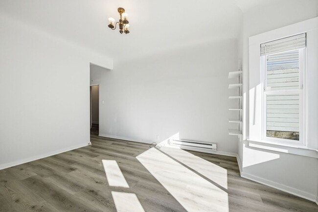 Building Photo - 1473 Clay St