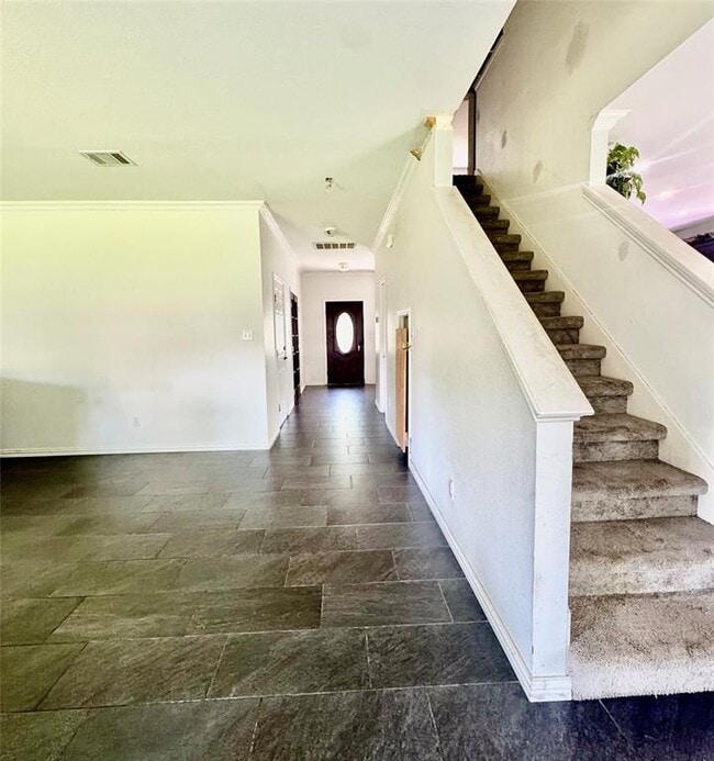 Building Photo - 1002 Acanthus St