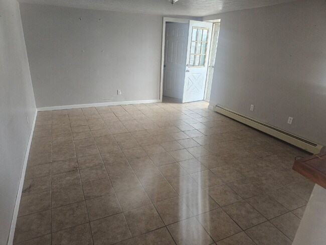 Building Photo - 81 Nesbitt St