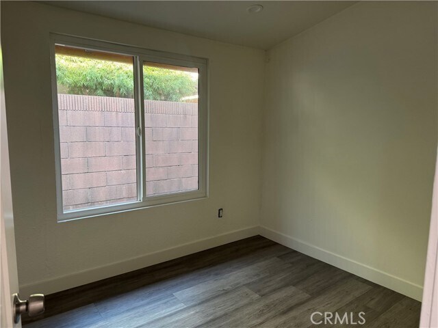 Building Photo - 2128 W Larkspur Dr