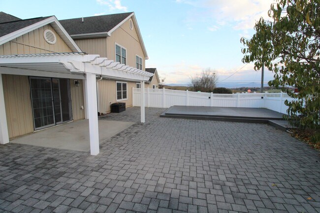 Building Photo - 500 Callaway Circle