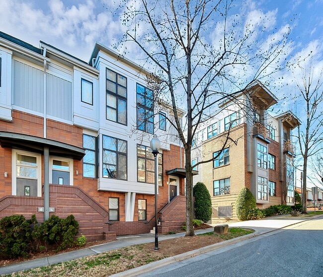 Building Photo - 608 Garden District Dr
