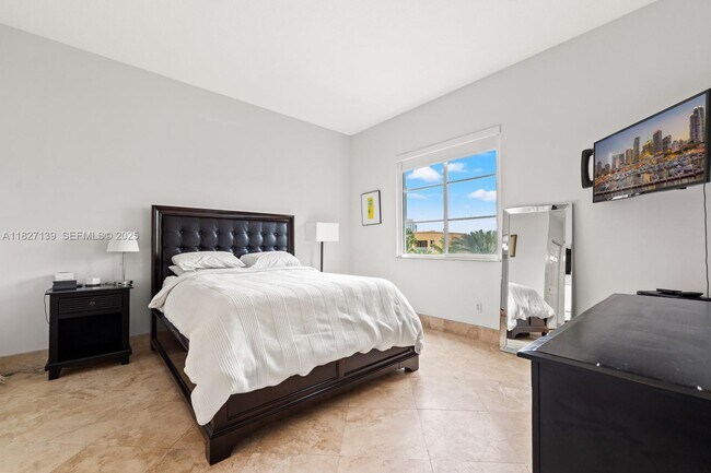 Building Photo - 100 Meridian Ave