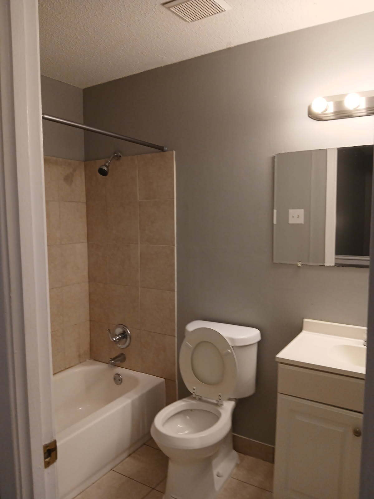 Building Photo - 2814 Los Gatos Ct