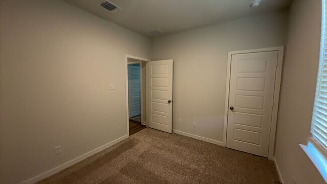 Building Photo - 5109 Pollack Ln