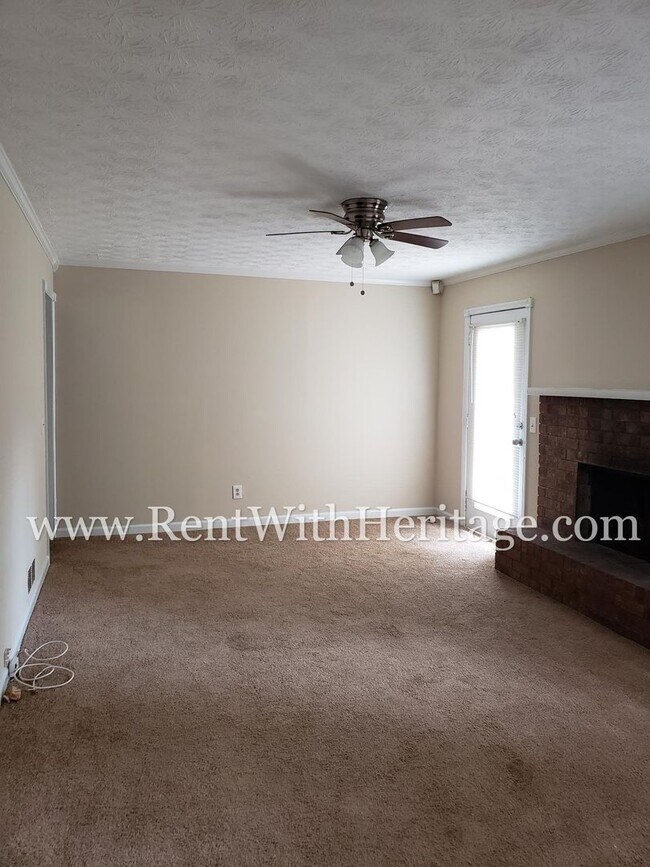 Building Photo - THIS IS A WONDERFUL.....BRICK RANCH STYLE HOME IN A GREAT NEIGHBORHOOD WITH GREAT SCHOOLS AND CLO...