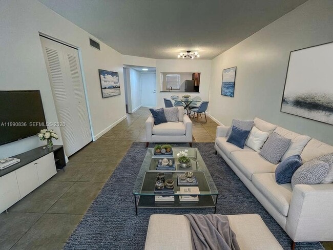 Building Photo - 3410 Foxcroft Rd