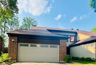 Building Photo - 325 Shadow Bend Dr