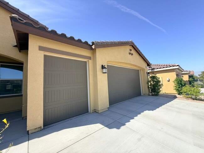 Building Photo - Resort-Style Living in a Premier 55+ HOPA Community