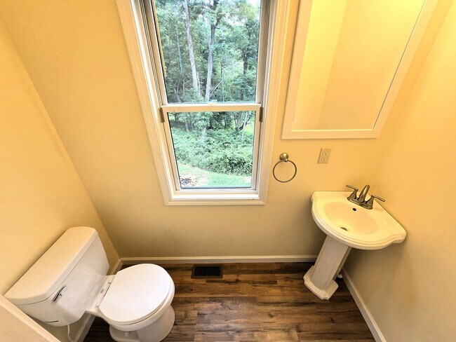 Building Photo - 1232 Highland Hall Rd