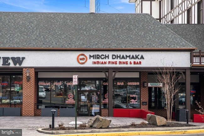 Building Photo - 2558 Banshire Dr