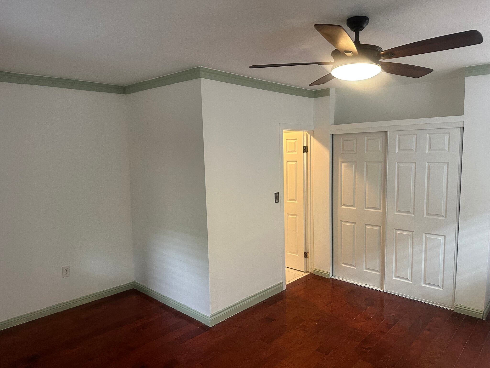 Building Photo - 5459 Martin St