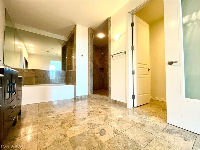 Building Photo - 360 E Desert Inn Rd